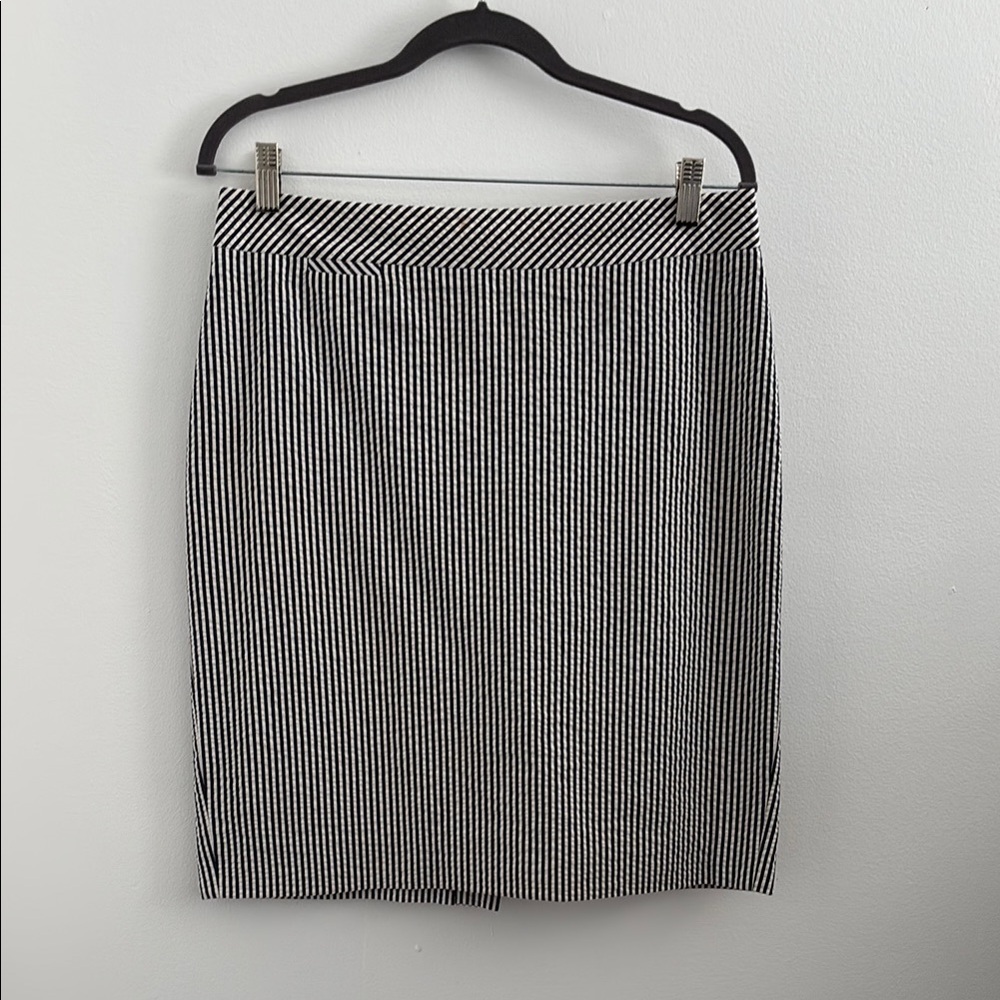 J. Crew Black and White Pencil Skirt Knee-Length Workwear
